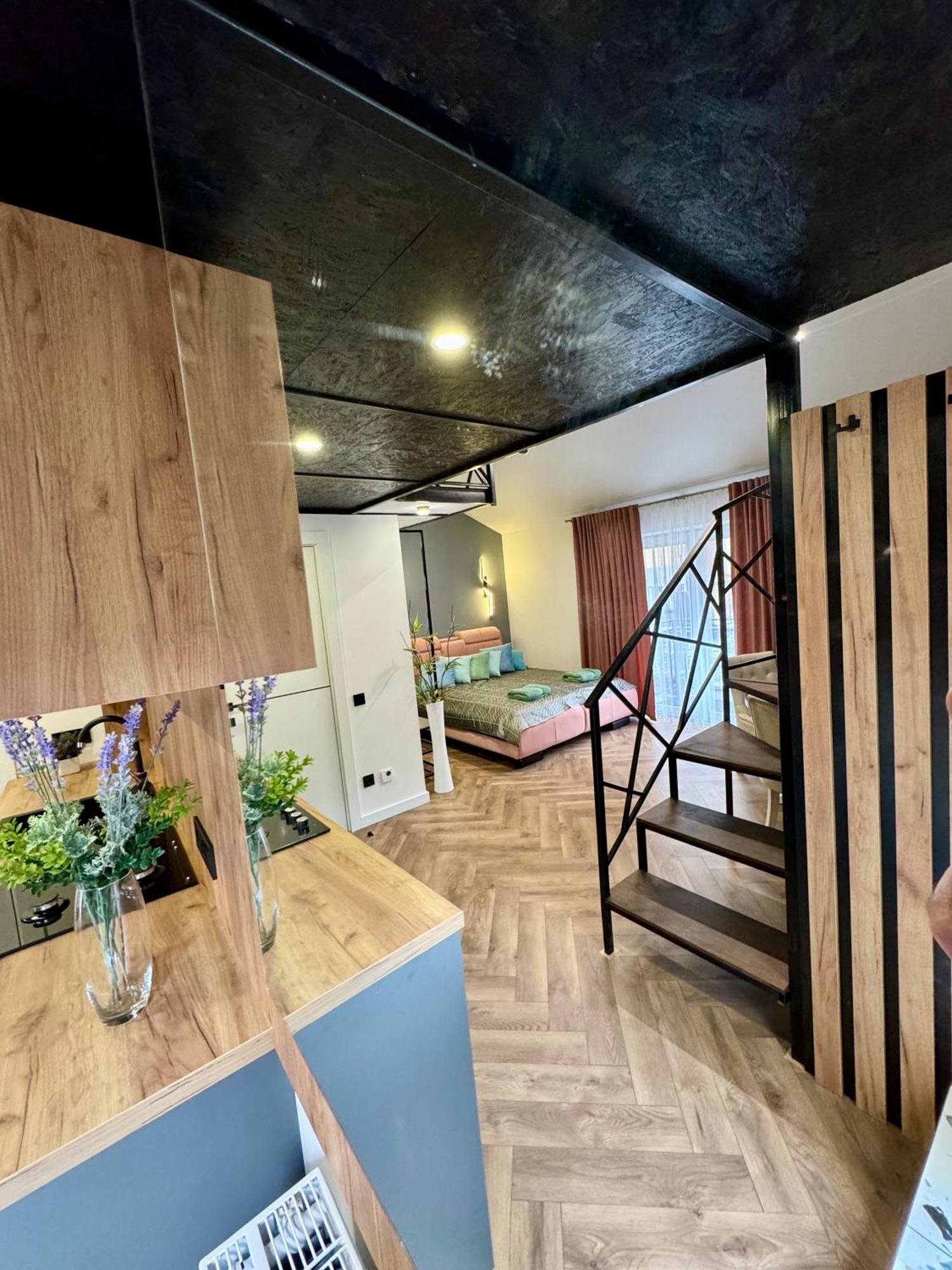 Kvartyra Mansarda Apartment